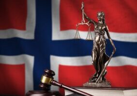 Kapitalisme og menneskerettigheter i Norge - Wahl-Larsen Advokatfirma AS